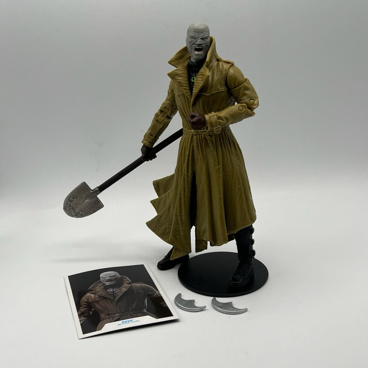 DC Multiverse Hush Batman Target Gold Label McFarlane 7” Figure Coat Art Card