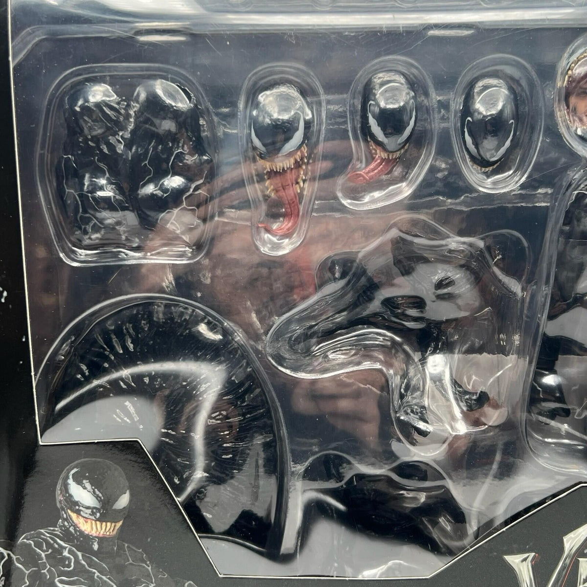 MEDICOM TOY MAFEX No.282 VENOM Let There Be Carnage Action Figure (CAD Seller)