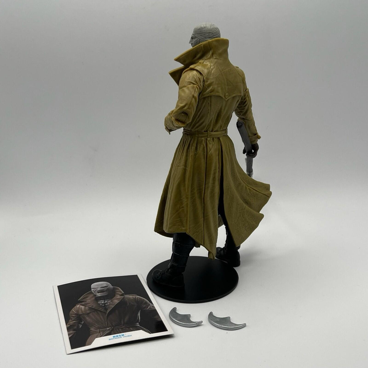 DC Multiverse Hush Batman Target Gold Label McFarlane 7” Figure Coat Art Card
