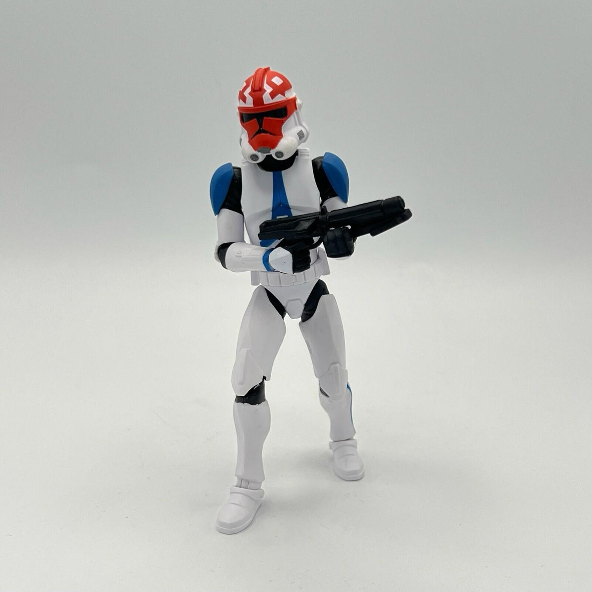 STAR WARS GALAXY OF ADVENTURES HASBRO  AHSOKA'S CLONE TROOPER 5 INCH LOOSE