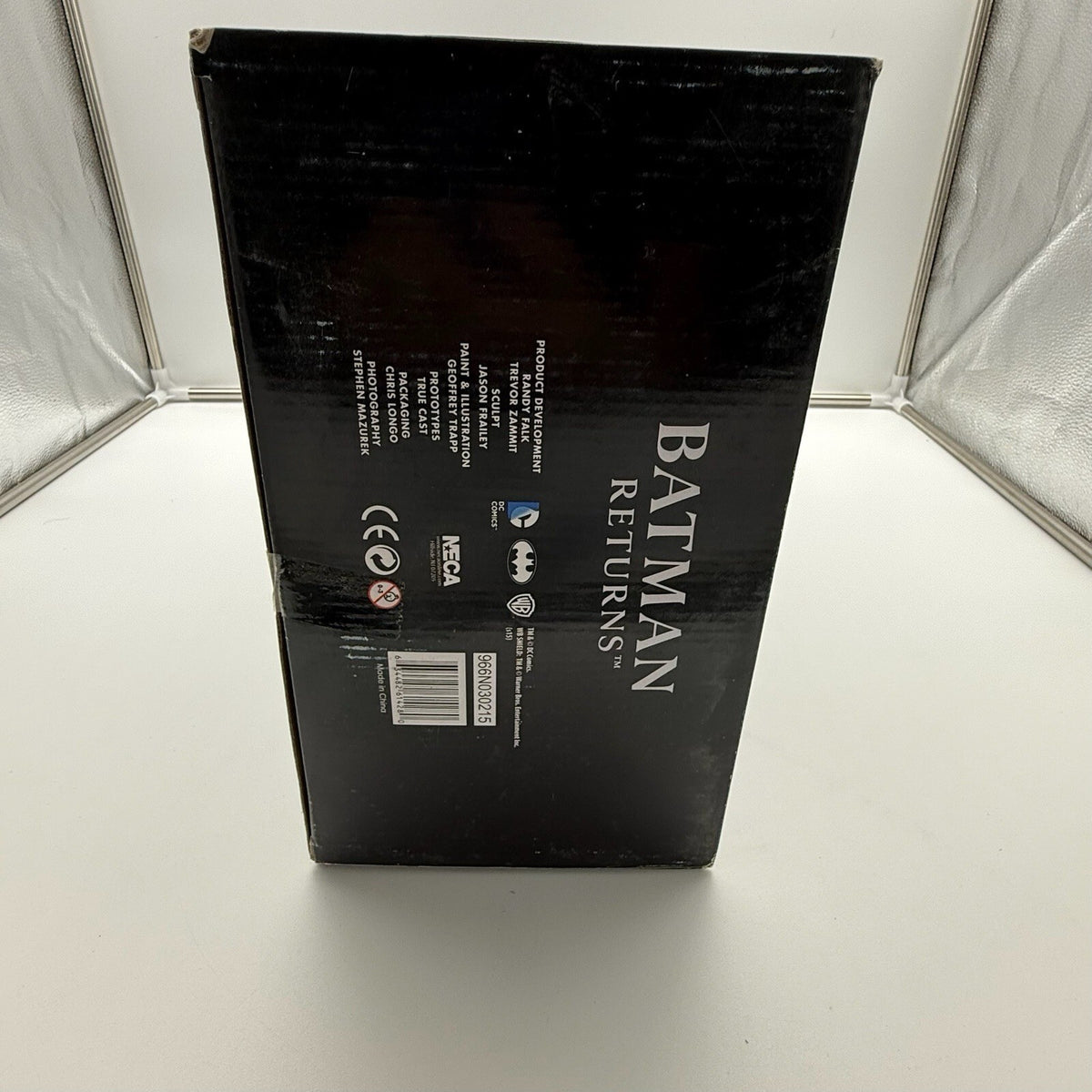 NECA Batman Returns 1/4 Scale Mayoral Penguin Action Figure Damaged Box NEW