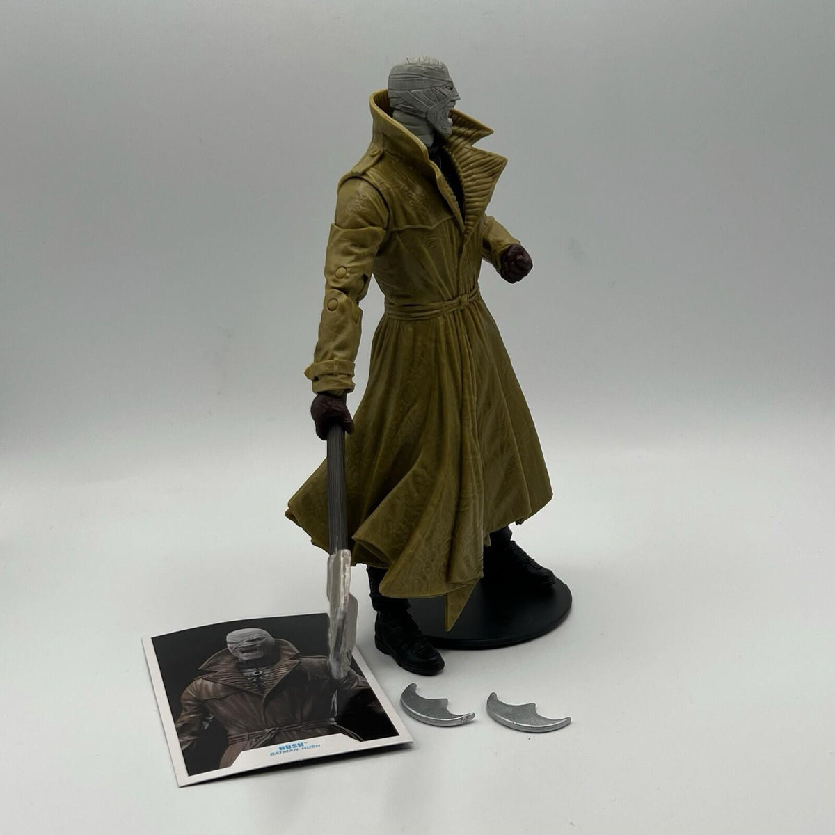 DC Multiverse Hush Batman Target Gold Label McFarlane 7” Figure Coat Art Card