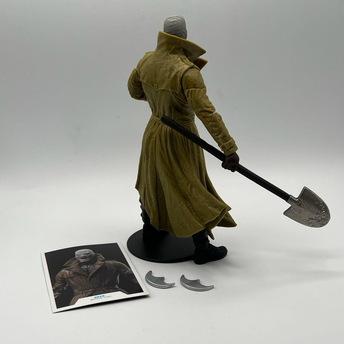 DC Multiverse Hush Batman Target Gold Label McFarlane 7” Figure Coat Art Card