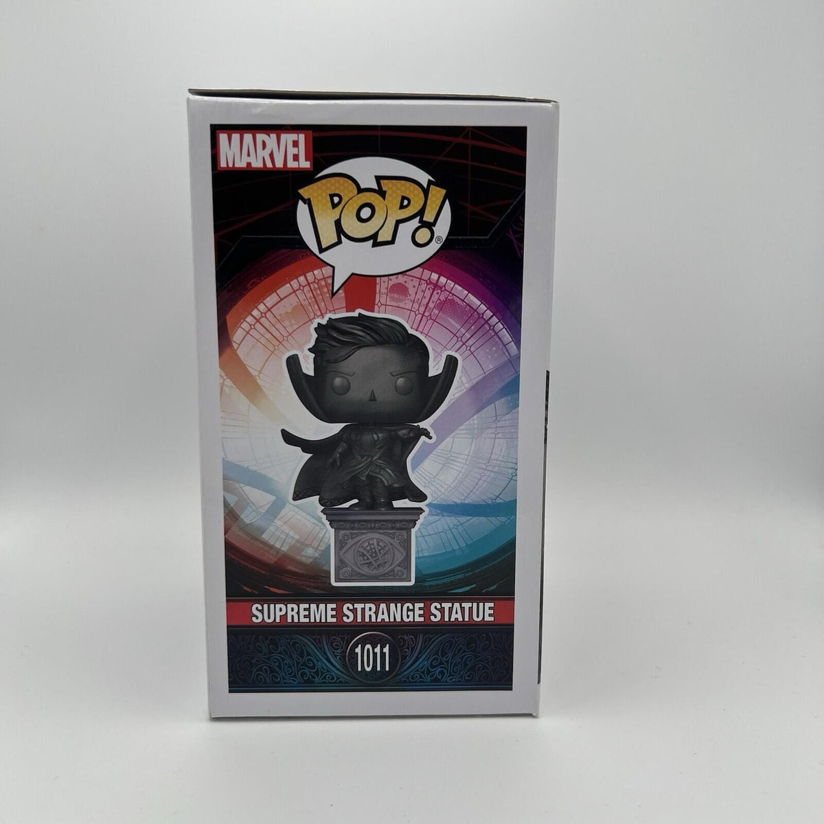 Funko POP! Marvel #1011 Supreme Strange Statue - Marvel Collector Corps