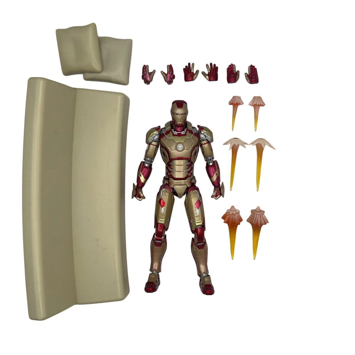 Bandai S.H. Figuarts Iron Man MK-42 (Iron Man 3) Action Figure w Bonus Couch