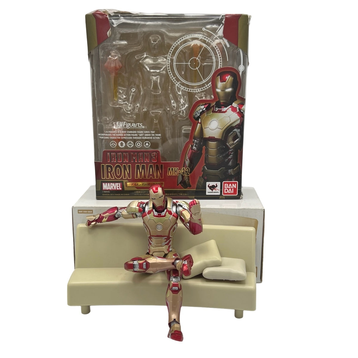 Bandai S.H. Figuarts Iron Man MK-42 (Iron Man 3) Action Figure w Bonus Couch