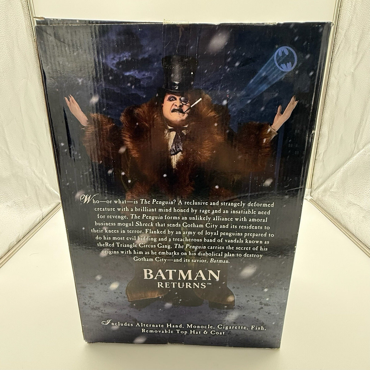 NECA Batman Returns 1/4 Scale Mayoral Penguin Action Figure Damaged Box NEW